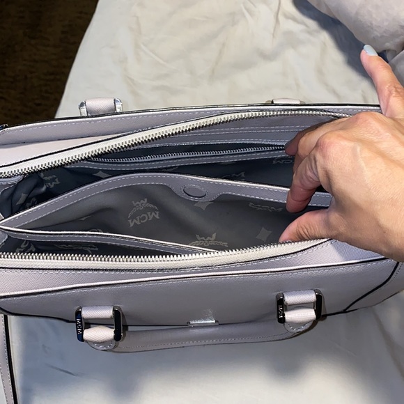 MCM Saffiano Medium Nuovo Tote Gull Gray - Picture 4 of 14